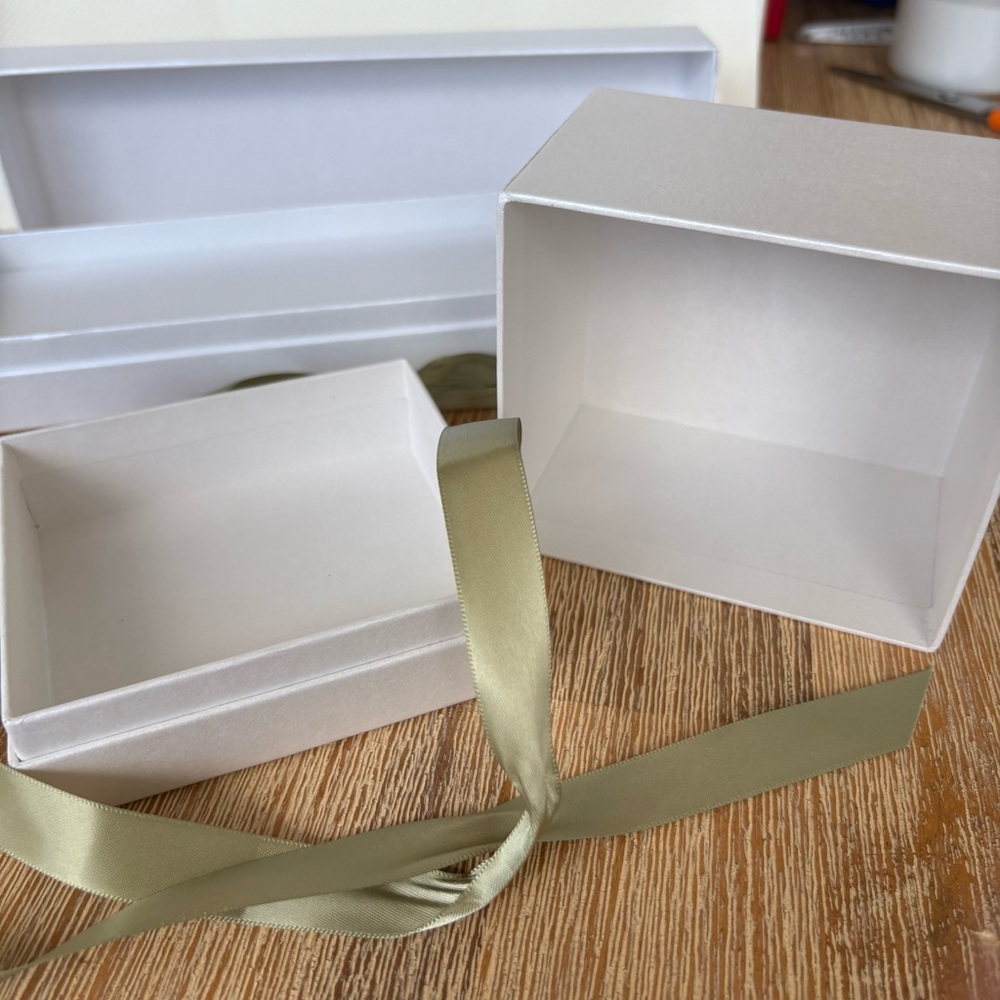 Authentic Van Cleef & Arpels Gift Boxes with Gree… - image 6